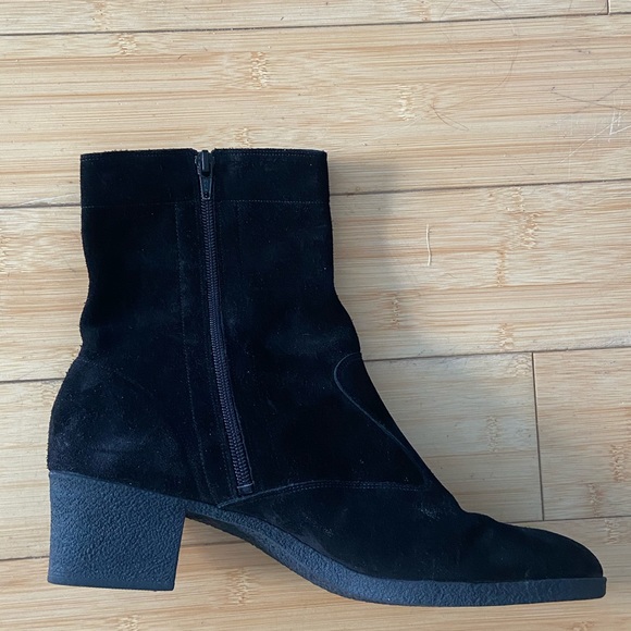 Salvatore Ferragamo black suede boots - Picture 2 of 5